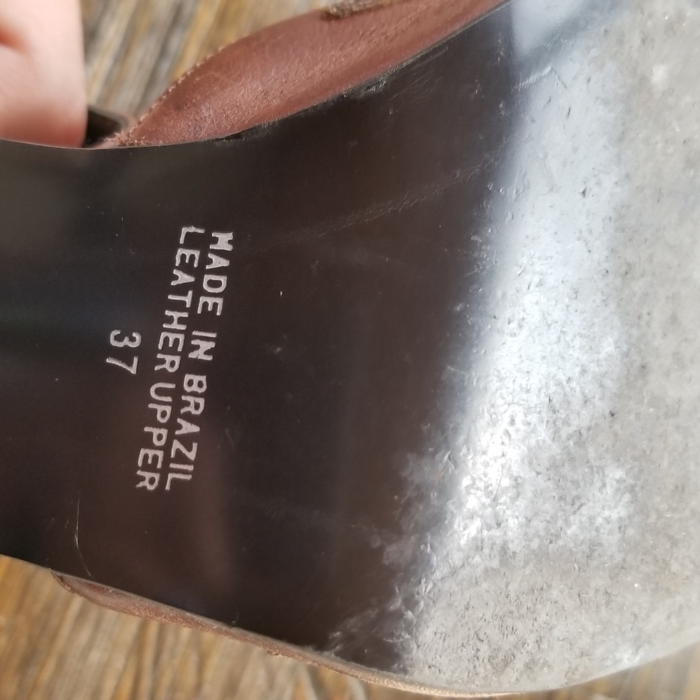Adorable brazilian leather heels